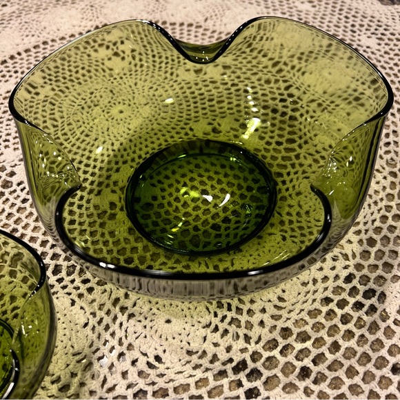 Anchor Hocking Accent Modern Chip Dip Bowls Avocado Green Pinched Glass 1960s - Picture 4 of 7